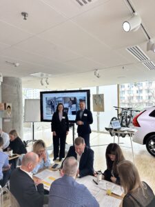 Doświadczenia klientów w salonach samochodowych [Case Study – Volvo]